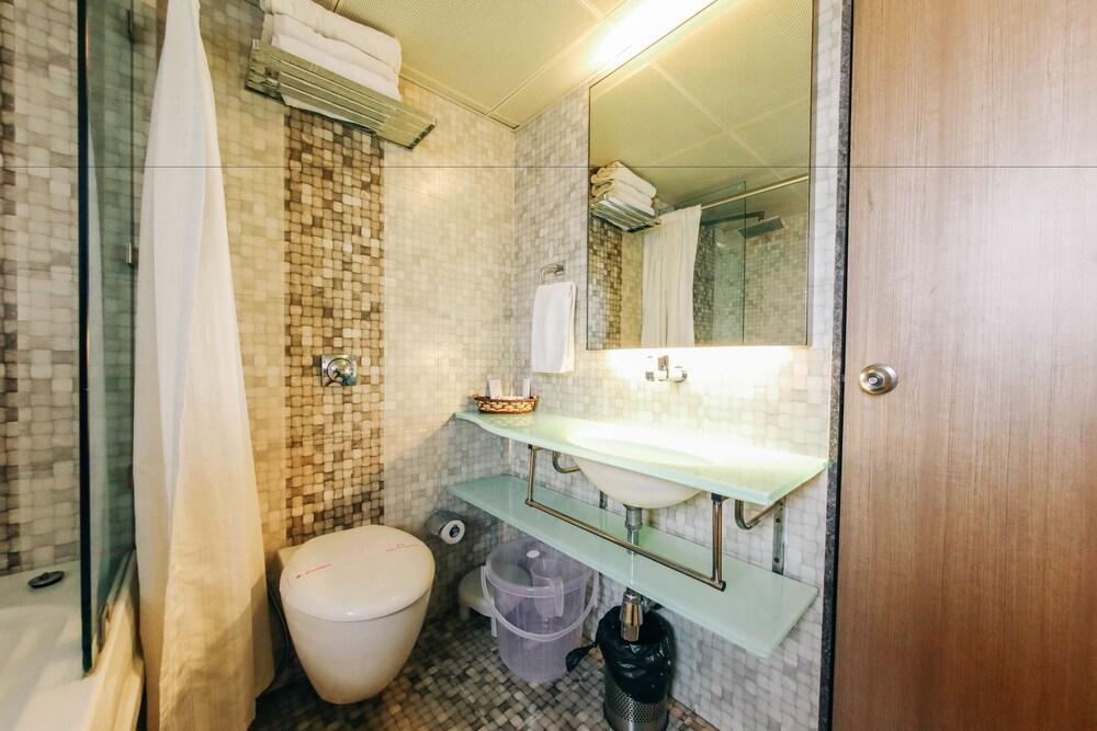 Hostel Mumbai By Maharana Inn Esterno foto