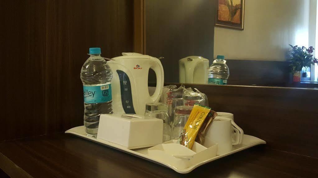 Hostel Mumbai By Maharana Inn Esterno foto