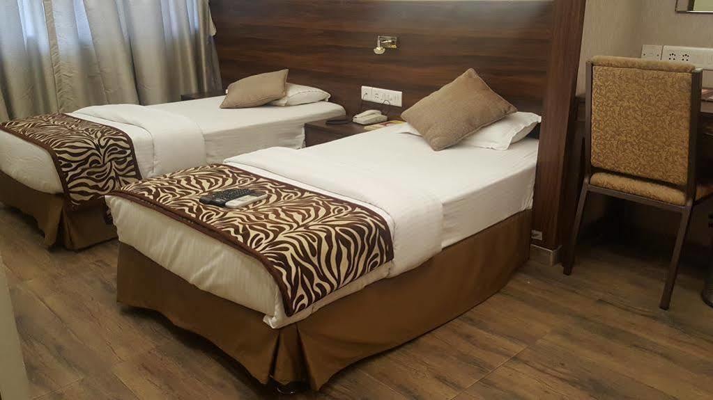 Hostel Mumbai By Maharana Inn Esterno foto