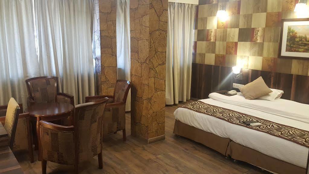 Hostel Mumbai By Maharana Inn Esterno foto
