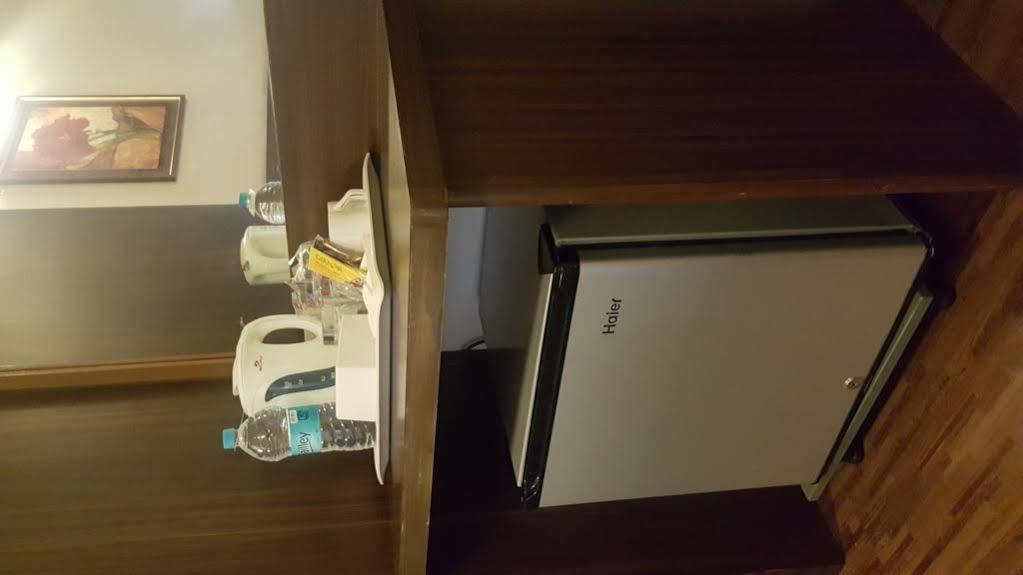 Hostel Mumbai By Maharana Inn Esterno foto